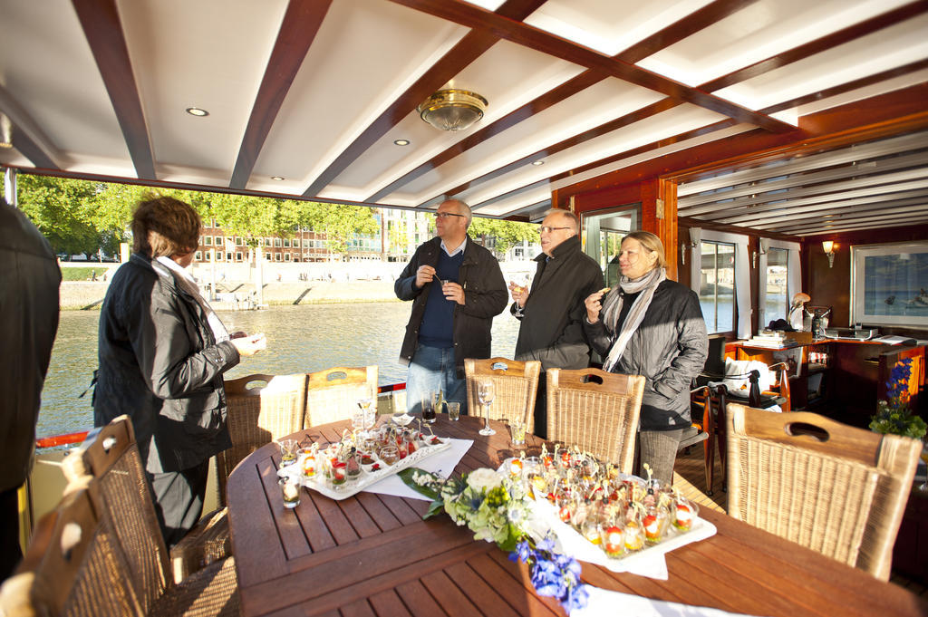 Hotelschiff Nedeva Bremen Bagian luar foto