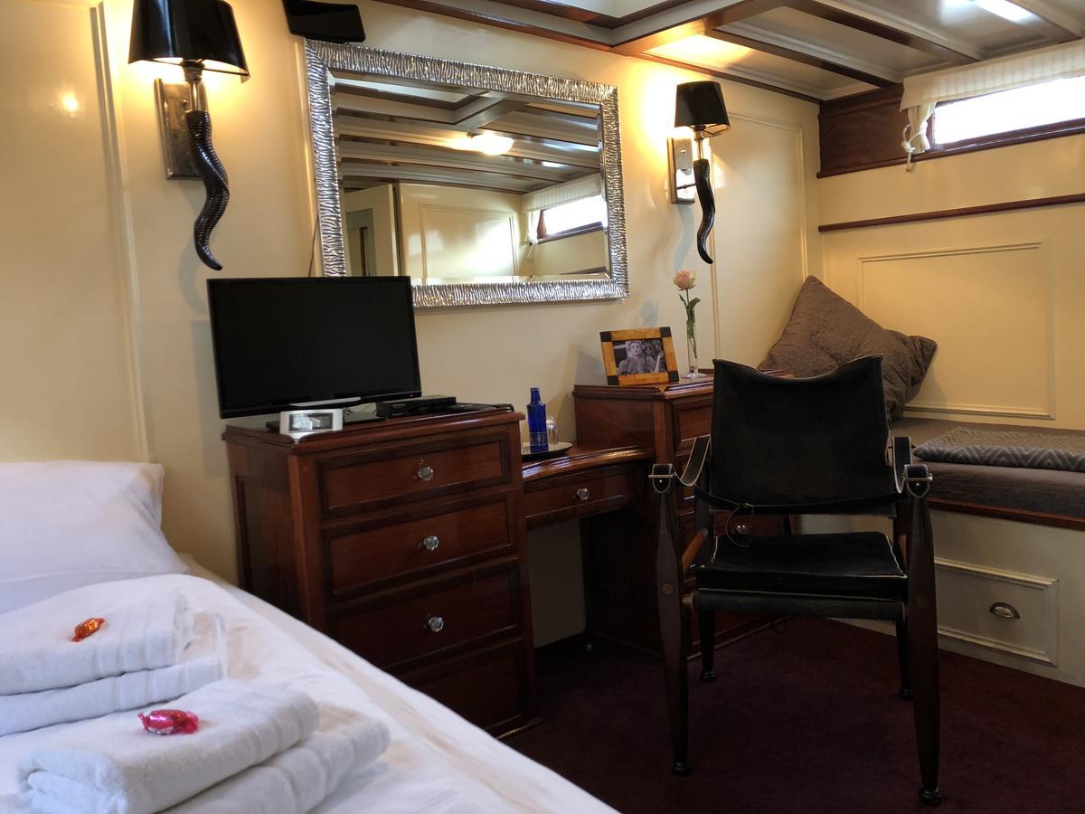 Hotelschiff Nedeva Bremen Bagian luar foto